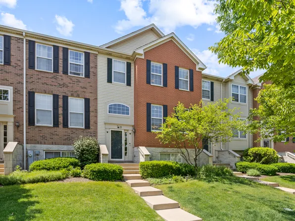 718 Thornbury Rd #718, Bartlett, IL 60103