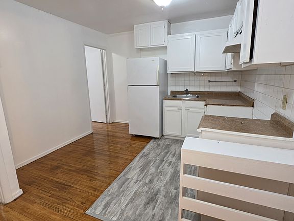 3rd image of 26-26 9th St #2