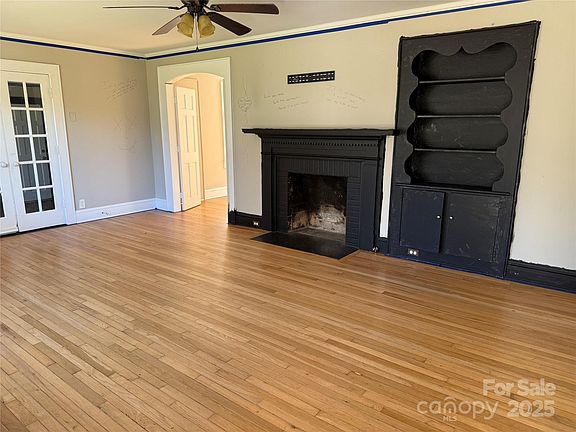 3rd image of 520 Margaret Dr