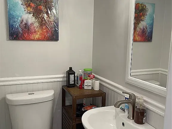 607 Castle Blvd — Photo 5