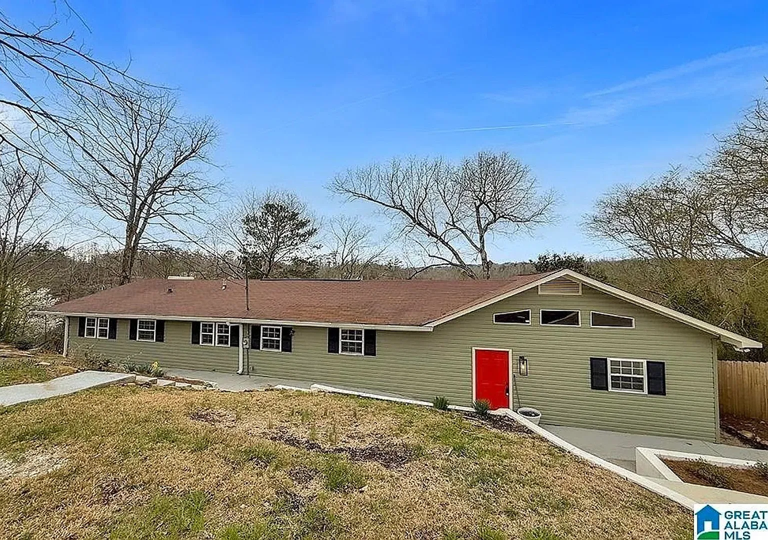 Stunning Lake Home for Rent on Highland Lake in Oneonta — Photo 1