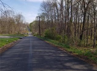 102 Shenango Rd, New Castle, PA 16105