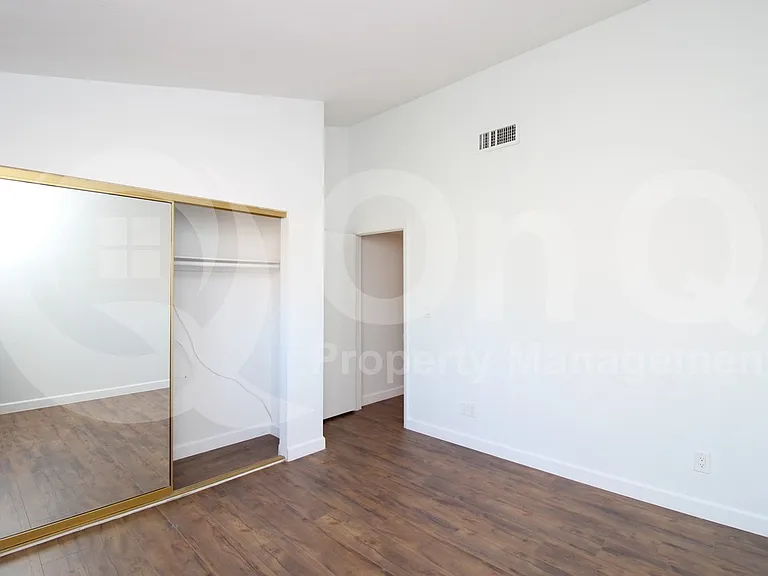 5621 N 79th St #4 — Photo 7