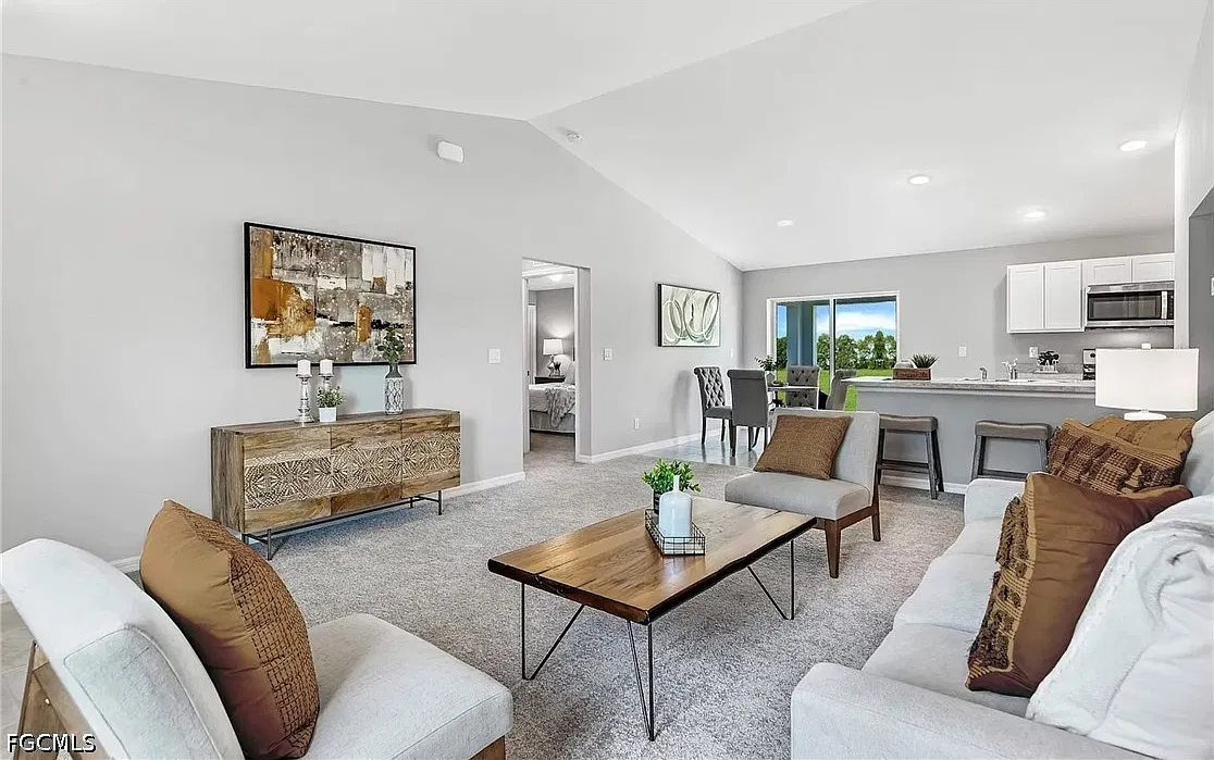 3 bed, 2.0 bath, 1286 sqft, $1,800 — Photo 4