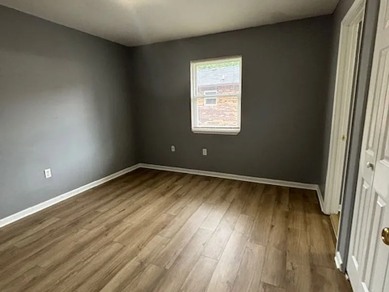 433 Woodcreek Dr — Photo 9