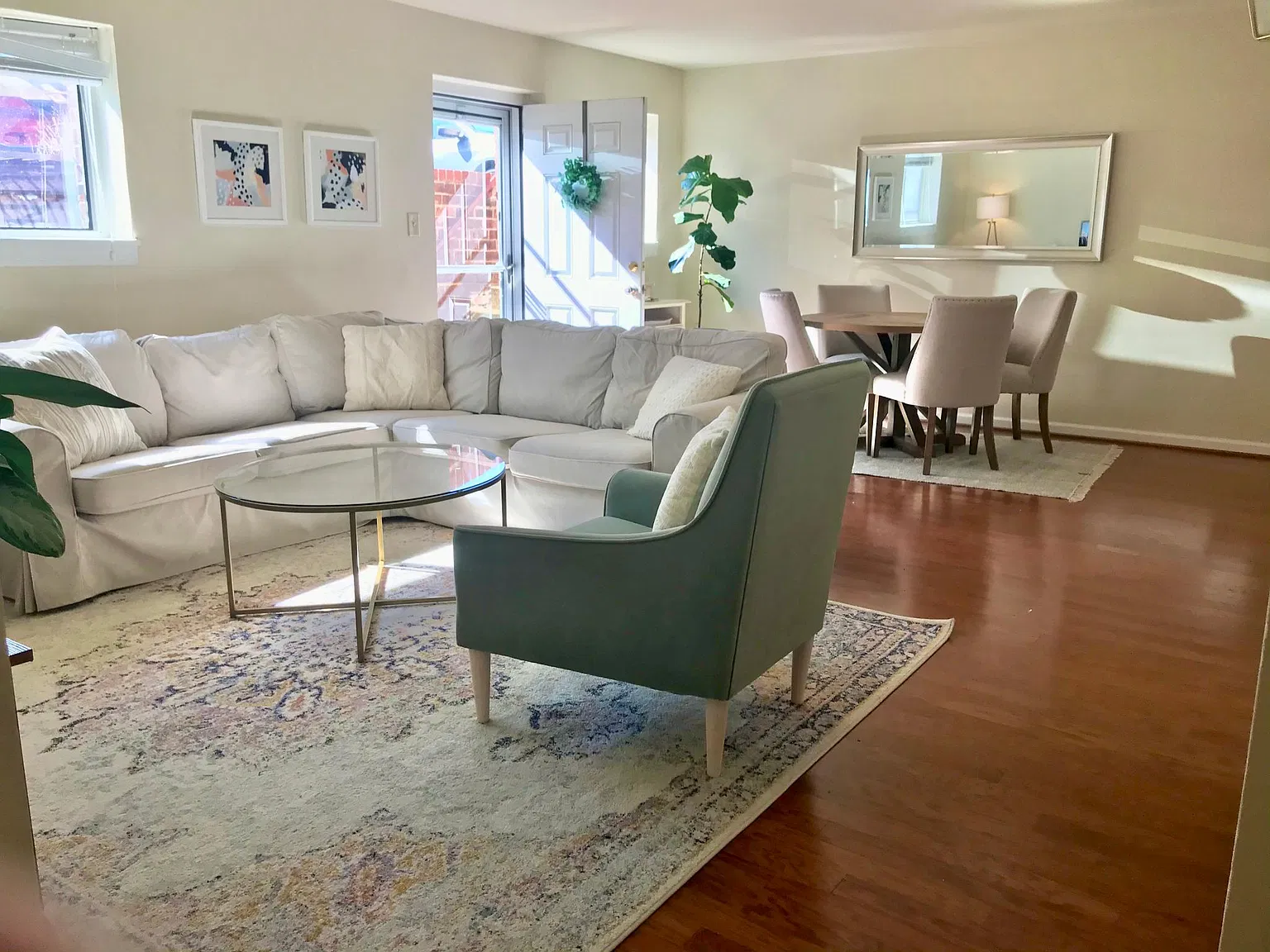 200 N Maple Ave — Photo 1