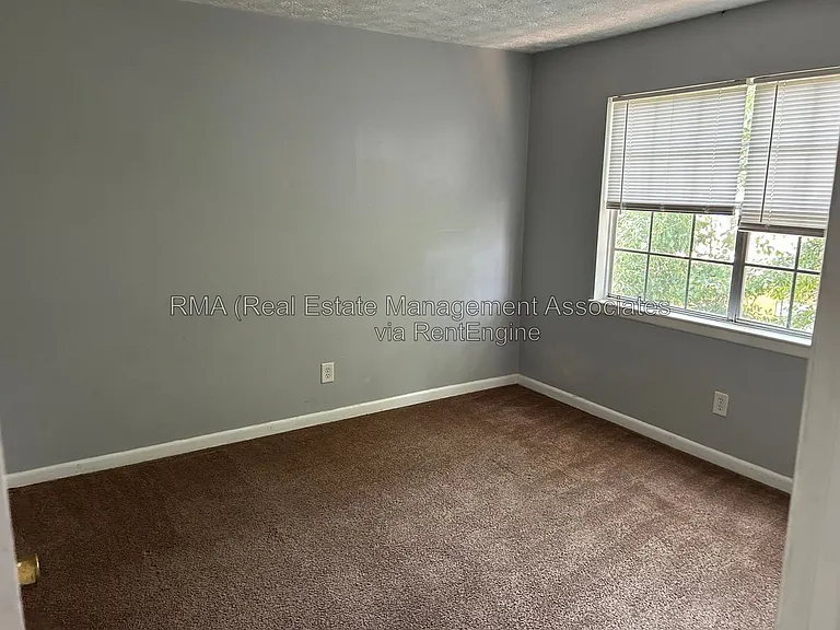 1110 W Poplar St #L3 — Photo 4