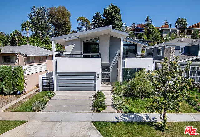 2122 Castle Heights Ave — Photo 3