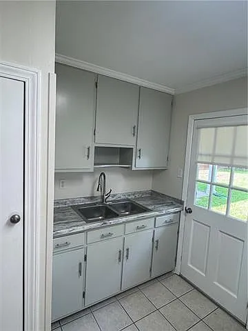 355 Roseland Pkwy — Photo 16