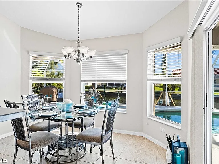 4131 SW 17th Pl — Photo 9