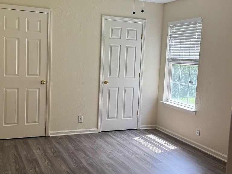 1037 Windsor Brook Pl — Photo 8