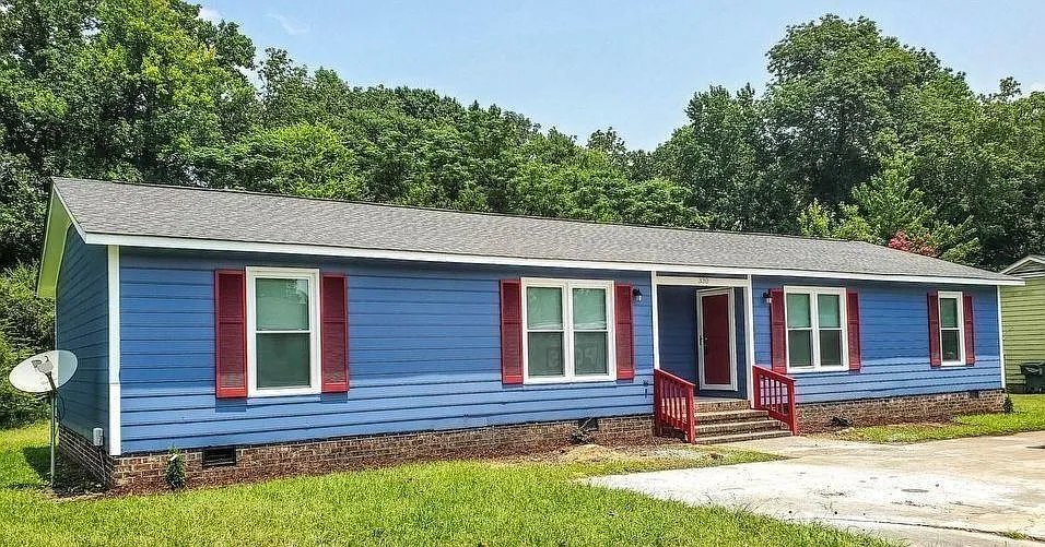 2 bed, 1.0 bath, $950 — Photo 1