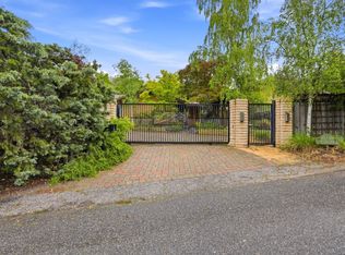 (Undisclosed Address), Los Altos Hills, CA 94024