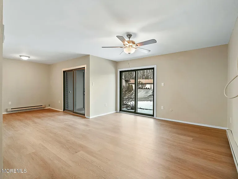 43 Eastport Ct — Photo 5