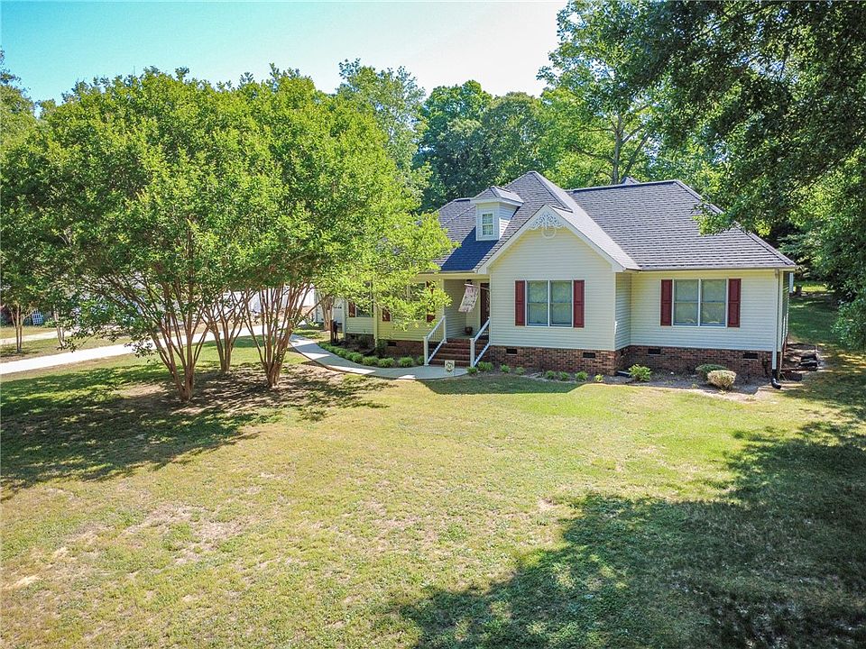 1st image of 151 Hannah Cir