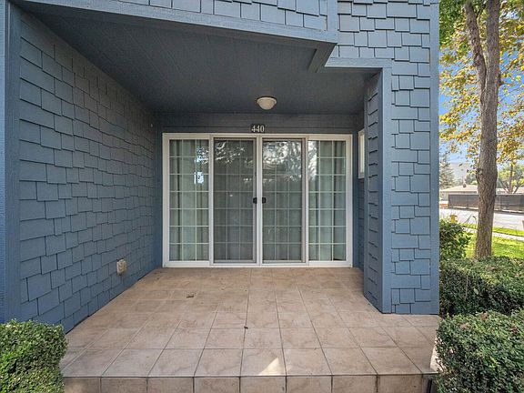 2nd image of 440 Harriet Ln