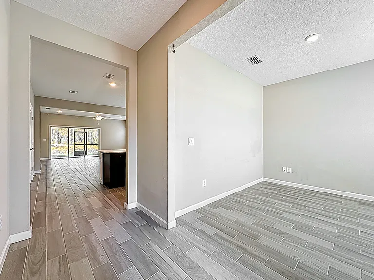 9504 Lovage Ln — Photo 3