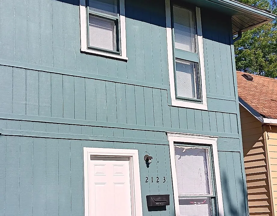 2123 George St