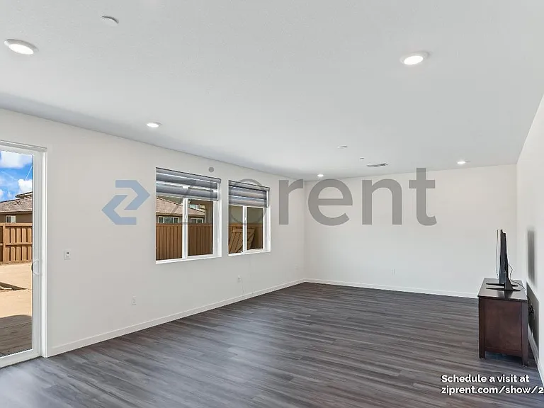 994 Pipit St — Photo 4