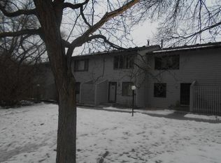 232 W Eagle Lake Dr, Maple Grove, MN 55369