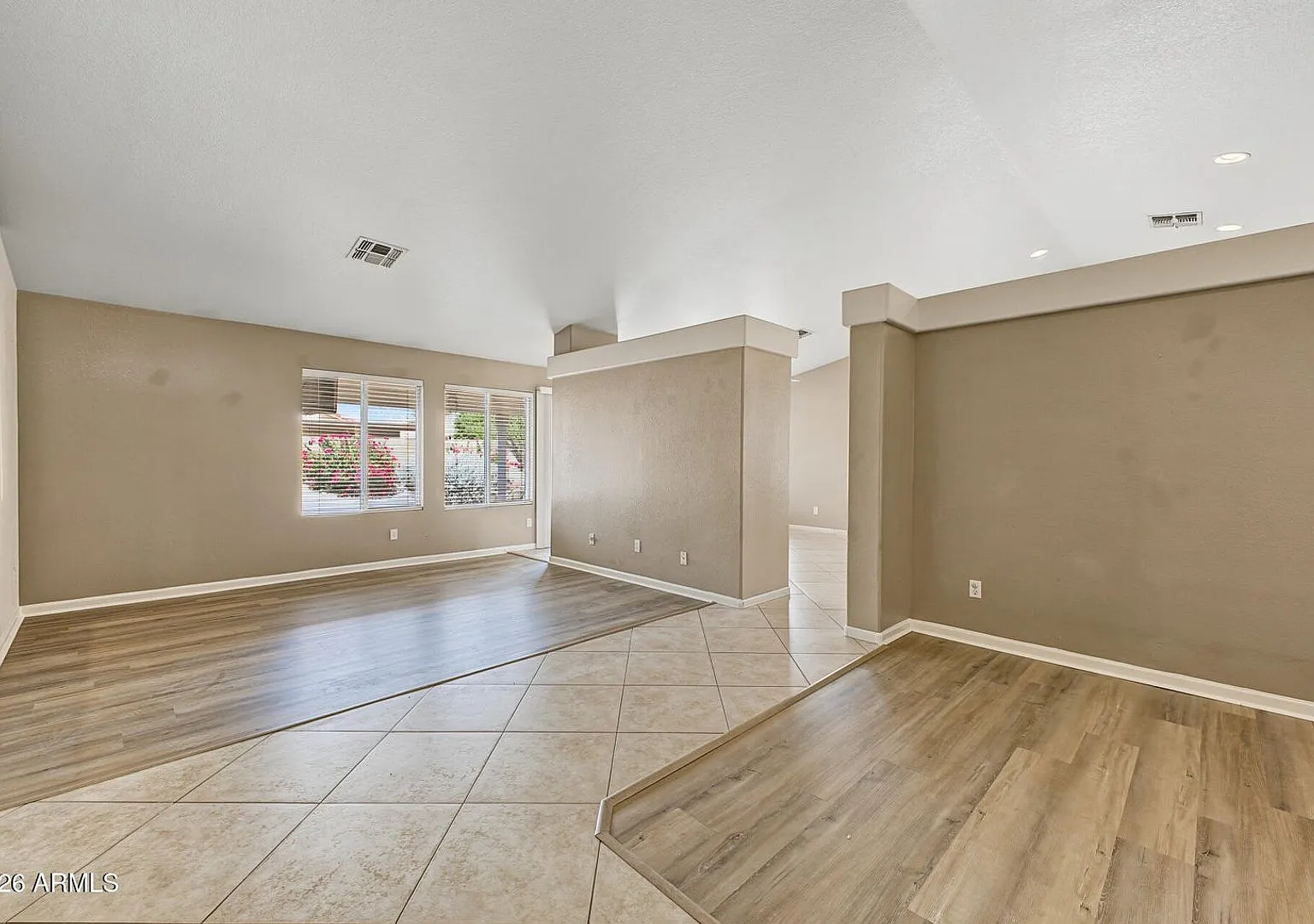 4008 W Bloomfield, Phoenix - Move in ready 3 bed/2 bath w/3 car garage — Photo 2