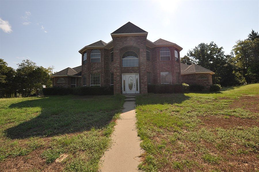 1st image of 3796 Lake Park Dr