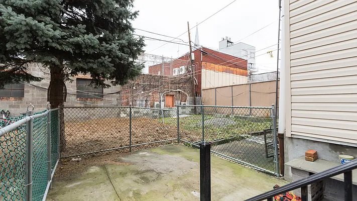 Rented by Nooklyn NYC LLC | media 22