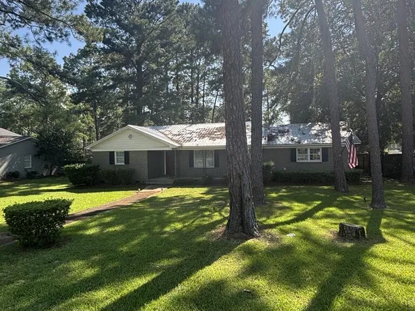 1802 Dawson Rd, Albany, GA 31707