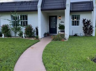 206 Lake Susan Ln, West Palm Beach, FL 33411
