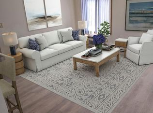 249 Meadowcreek Dr APT 3, Pewaukee, WI 53072