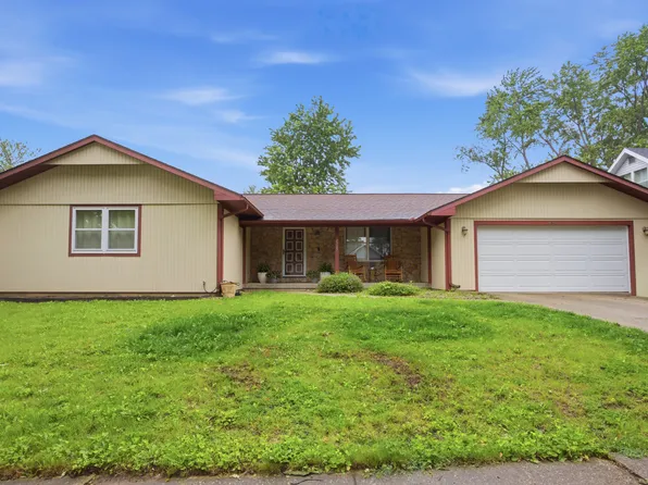 2307 Boudreau Dr, Urbana, IL 61801