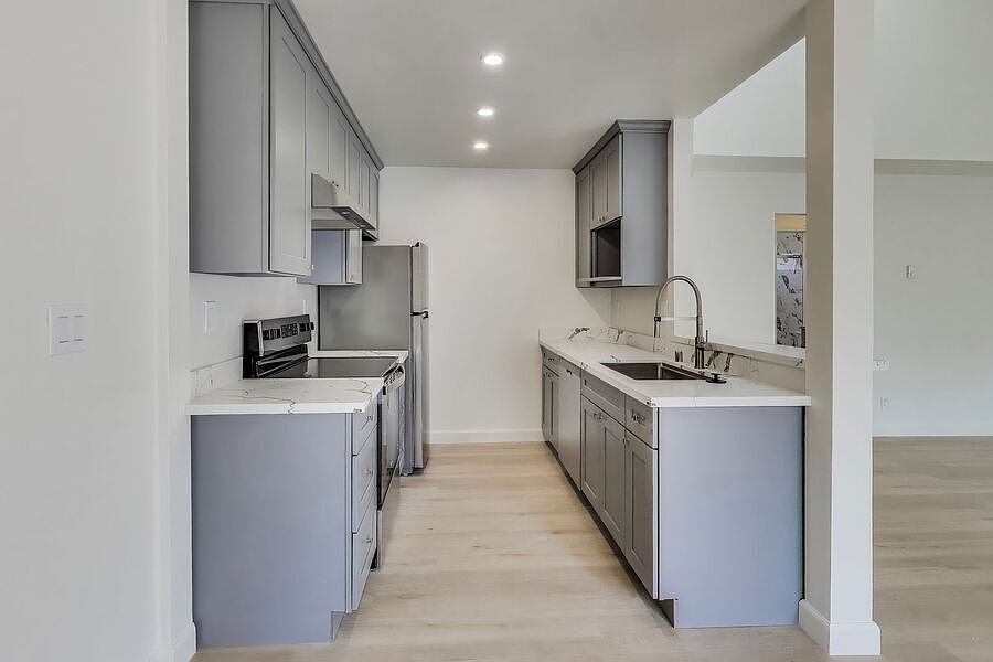 1st image of 230 Grand Blvd APT 5