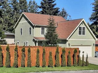 924 Seamount Dr, Port Angeles, WA 98363