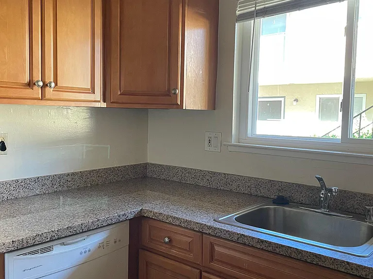 7180 Bark Ln — Photo 3