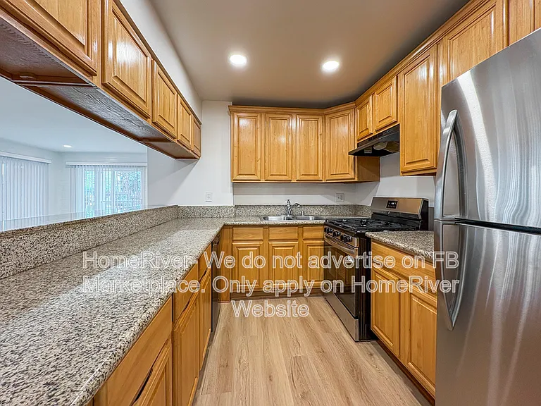572 Ebbtide Cir — Photo 1