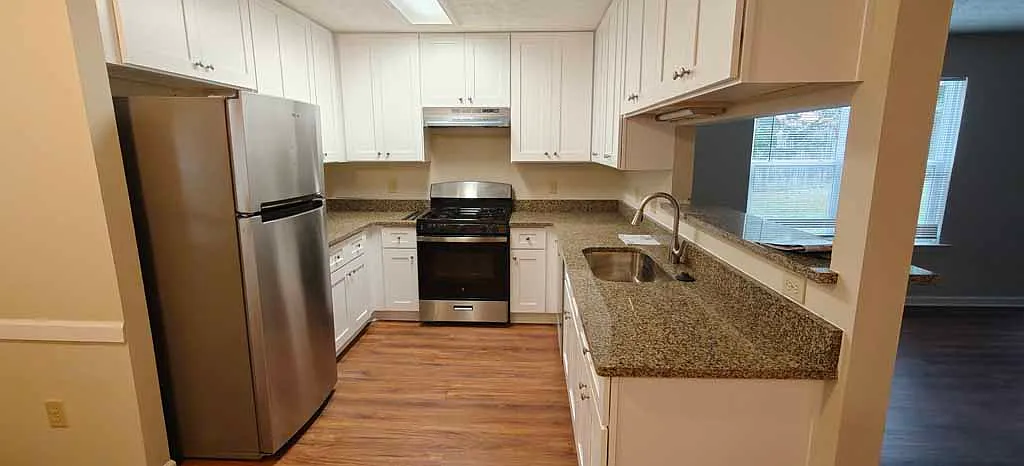 3 bed, 2.5 bath, 1700 sqft, $2,150 — Photo 4