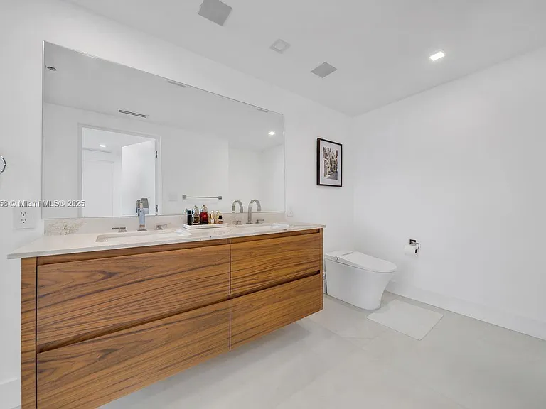 200 Biscayne Boulevard Way #1406 — Photo 15