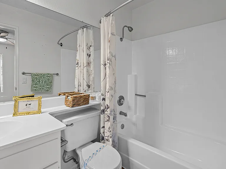 Highland Meadows — Photo 38