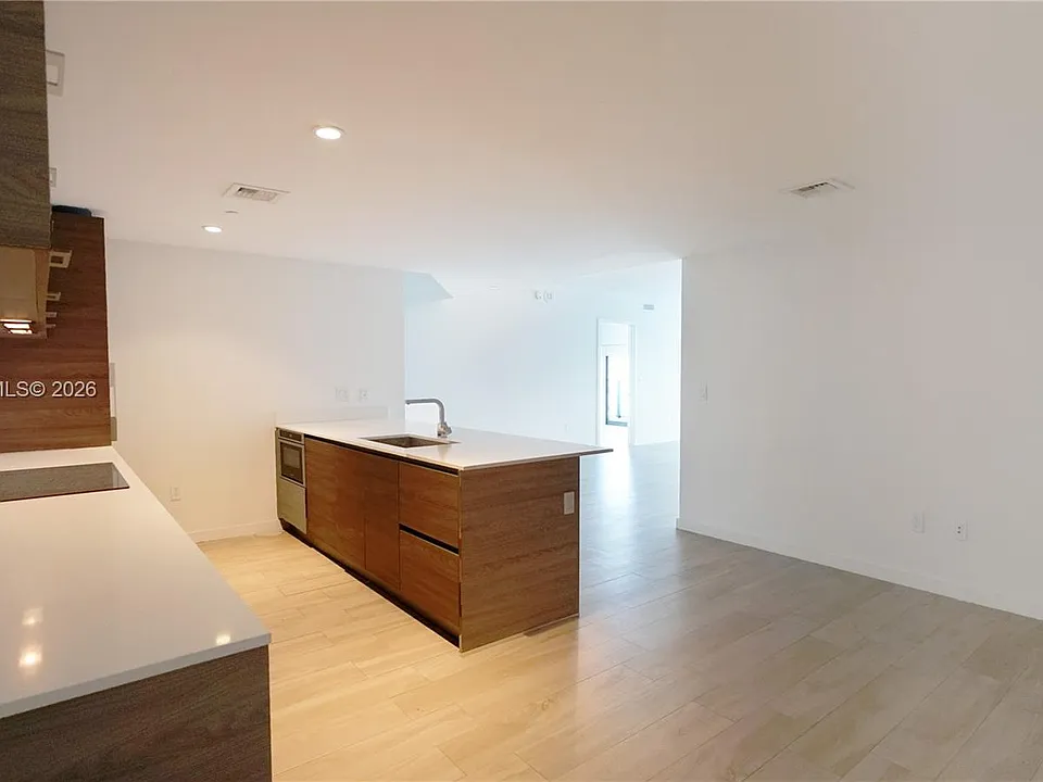 1300 S Miami Ave #2610
