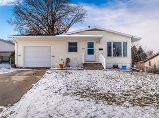1207 Glenwood Ter, Marshalltown, IA 50158