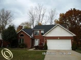 2847 Ranieri Dr, Troy, MI 48085