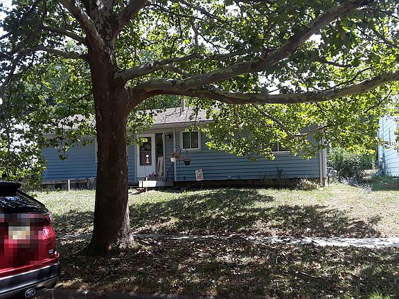 3rd image of 3381 Creek Dr