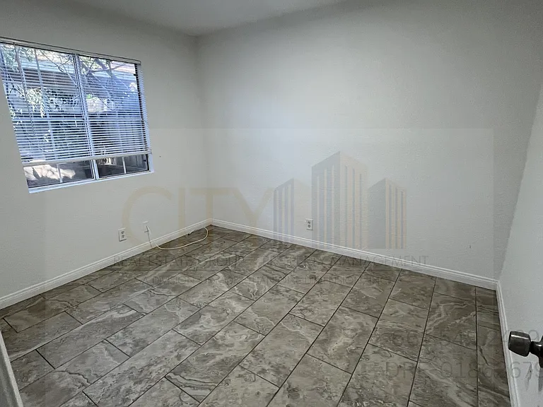 928 P St #A — Photo 9