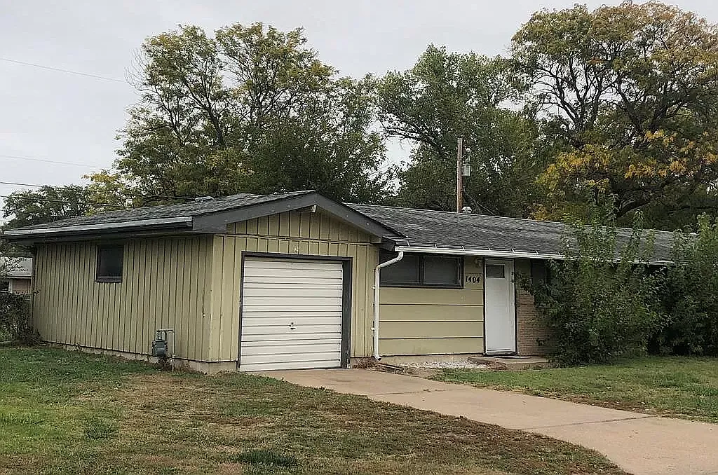 2 bed, 986 sqft, $1,095 — Photo 1