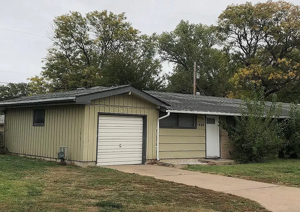 1404 Kingston Dr