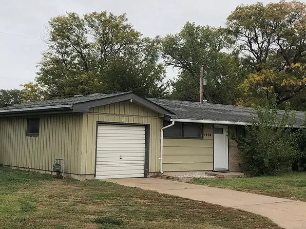 1404 Kingston Dr, Salina, KS 67401