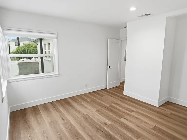 5656 Cartwright Ave — Photo 6
