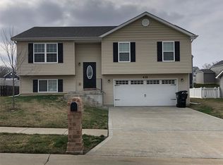 435 Prairie Creek Dr, Wentzville, MO 63385