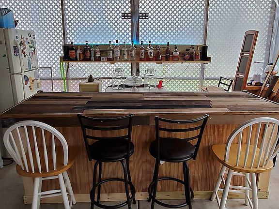 Bar Area on Scrren Porch