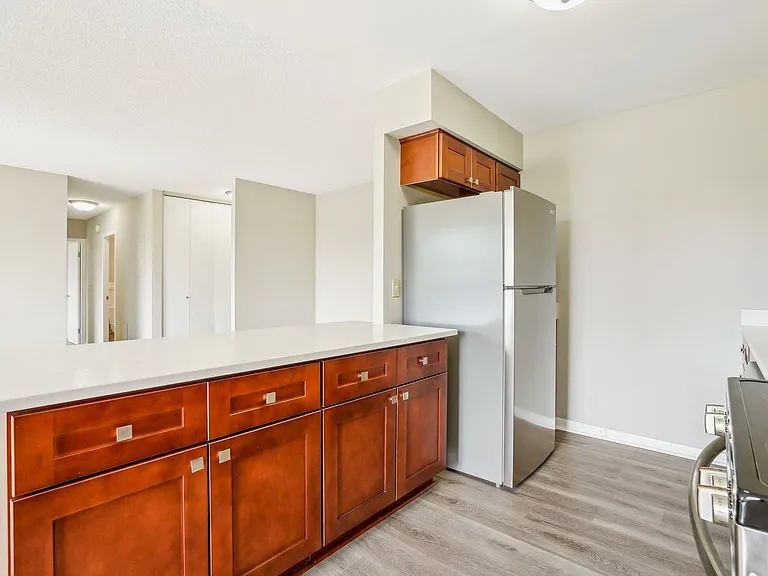 Interlachen Court — Photo 24